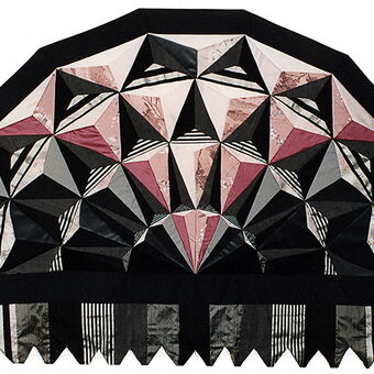 FAECHER 1984/85 - 195cm x 123cm -Silk, satin and velvet | Foto: Thomas Cugini